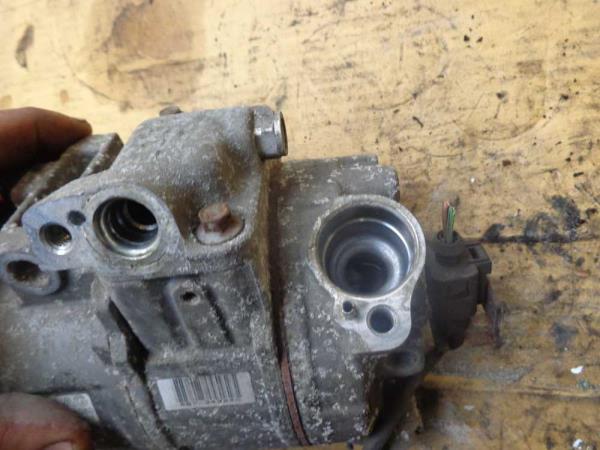 COMPRESSEUR DE CLIM VAG - Vue 2